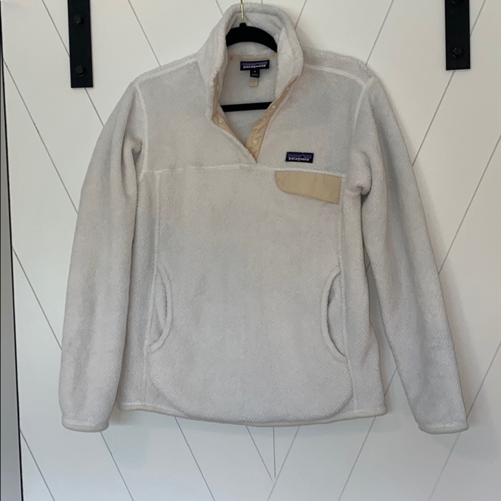 Patagonia cream fleece pullover